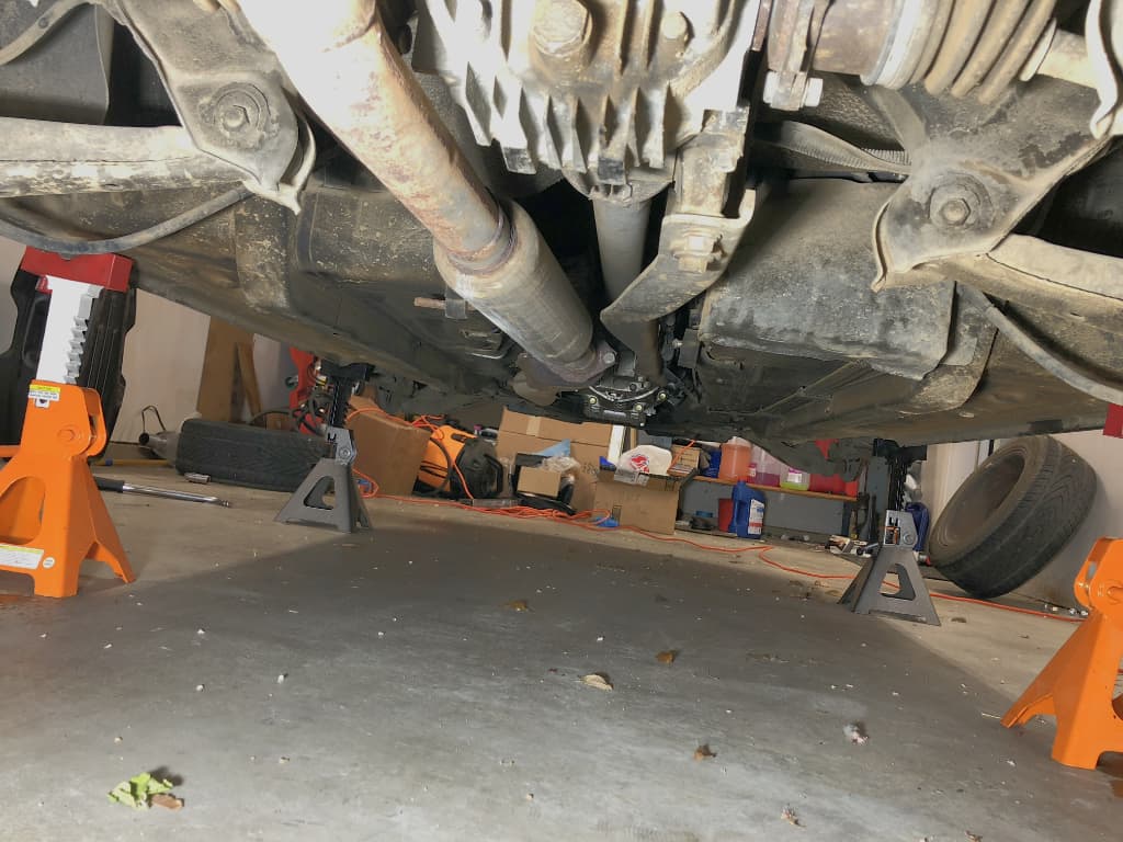 Underbody with exhaust